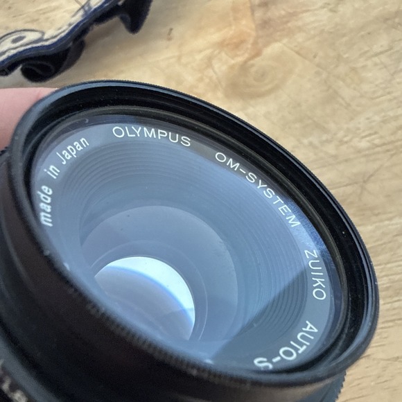 Olympus OM-2s Film Camera W/50mm F1.8 Lens Kit - Picture 14 of 16